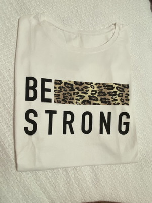 Λευκό T-shirt με animal print one size σαν καινούργιο