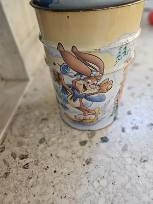 Vintage μεταλλικός τενεκές Nesquik Nestlé με τον λαγό Quicky μεταχειρισμένος