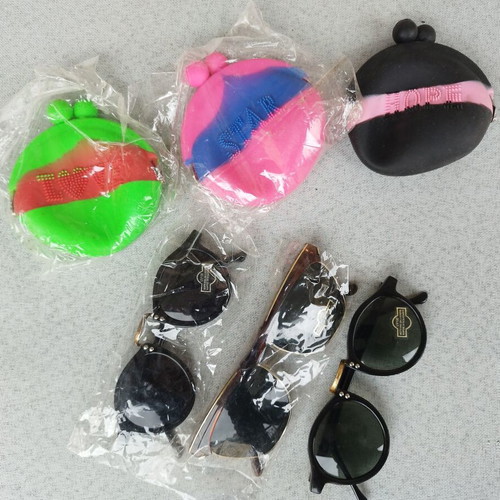 Set of 3 wallets and 3 pairs of new kids' glasses, pink and green