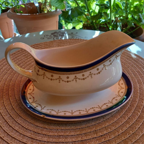 Alfred Meakin porcelain sauce boat from England used
