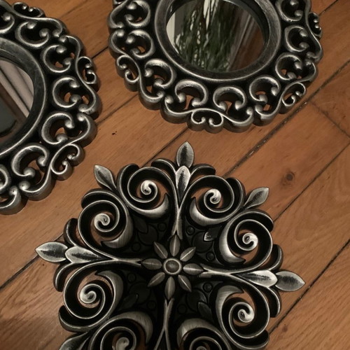 Set of 2 decorative items new with mirror
