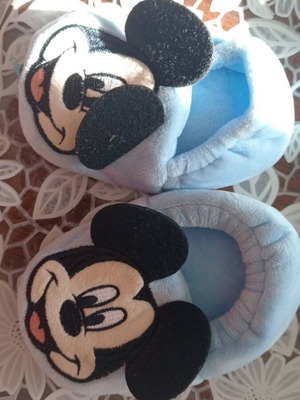 Baby slippers size 20 new