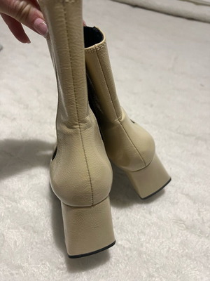 Zara beige boots like new, size 37