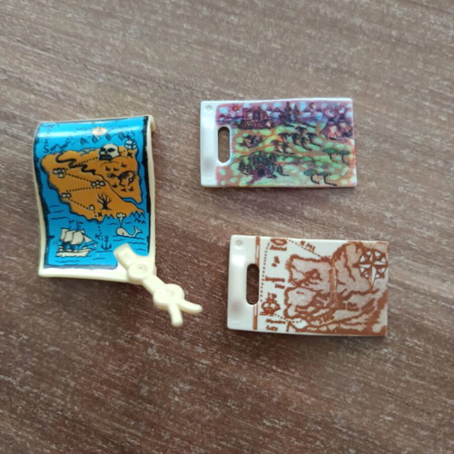 Playmobil maps and flag like new