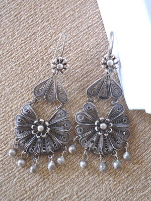 Vintage silver handmade dangling earrings like new