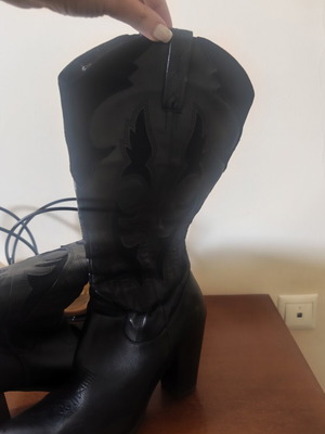Migato cowboy boots size 41 like new, black