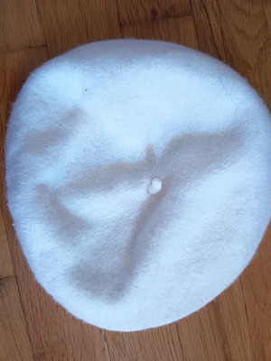 Wool beret for women like new, beige, sizes S M