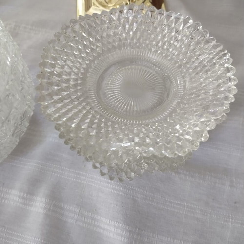 Dessert plates vintage set of 6 in like new condition