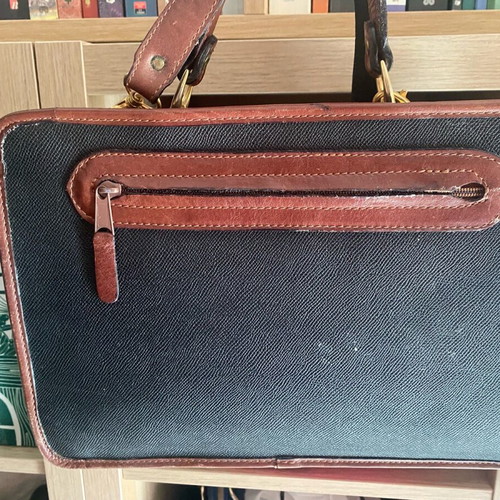 Realme leather shoulder bag vintage like new, black and brown