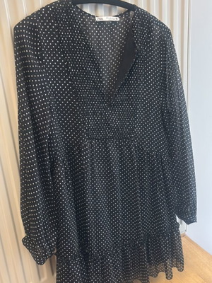 Zara polka dot dress like new, black and white, medium to large
