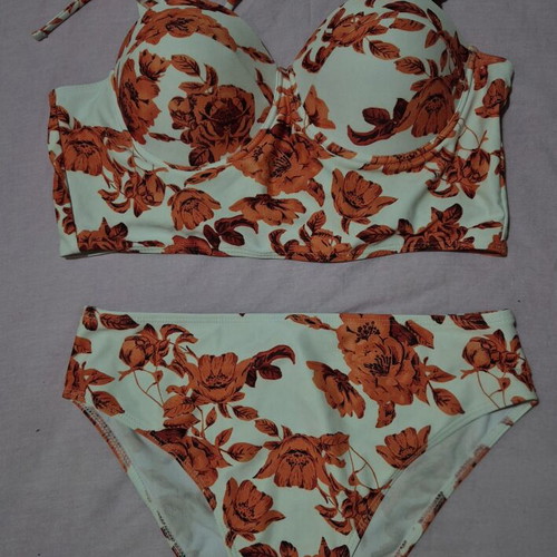 Floral bikini set with high-waisted slip and bustier top size L like new