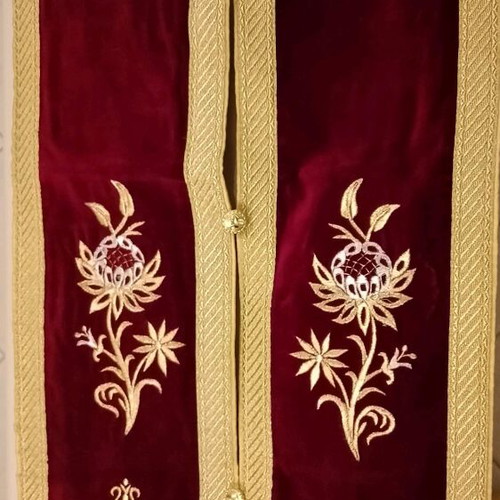 Priestly epitrachelion like new, gold thread embroidery on red velvet