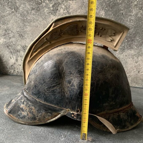 Firefighter helmet old used, requires restoration