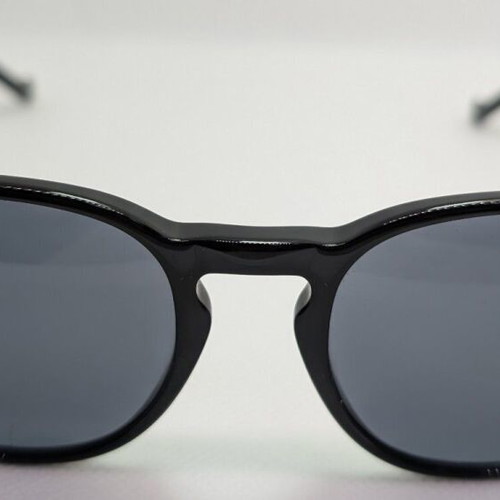 Hackett unisex sunglasses with black acetate frame and black lenses HSB912-001