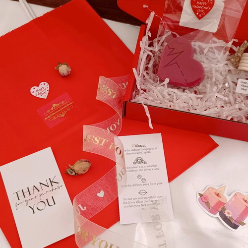 Heart Scent Box set new with car diffuser, wax melt and candle