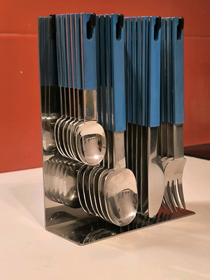 Vintage Italian Albert Cutlery 1980 set, like new, 24 pieces