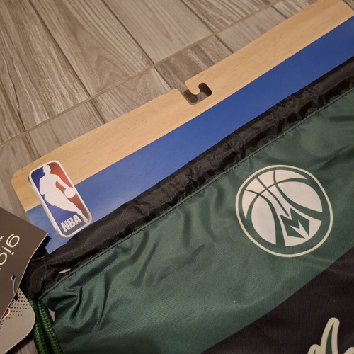 Milwaukee Bucks Back Me Up Shoe Bag new with tags
