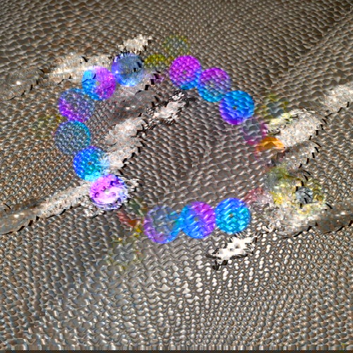 Χειροποίητο βραχιόλι με χάντρες και charm πολύχρωμο, καινούργιο