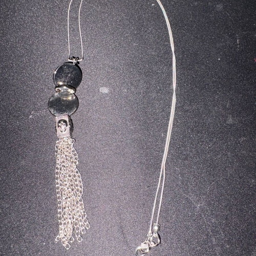 Necklace like new, gray accessory