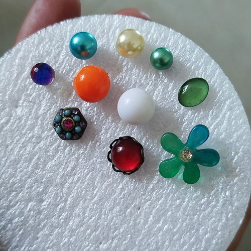 Single earrings like new, pack of 10