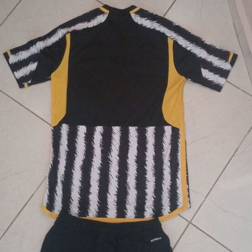 Adidas Juventus 2024/2025 Kids Jersey and Shorts like new, size 176