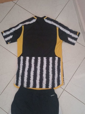 Adidas Juventus 2024/2025 Kids Jersey and Shorts like new, size 176