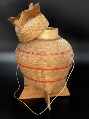 Handmade woven bamboo storage basket used vintage 28.5x19 cm