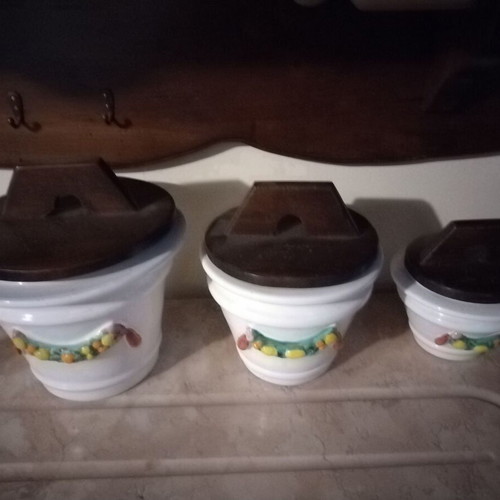 Ceramic storage containers new, set of 3 with wooden lids