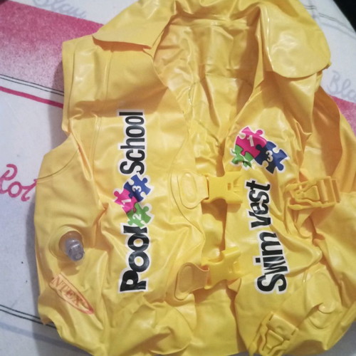 Children's life jacket like new