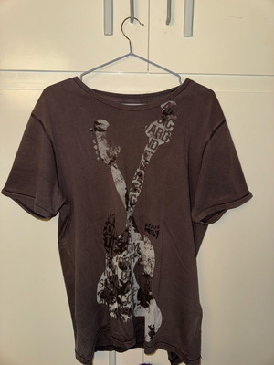 Staff t-shirt used, brown, size XL with print