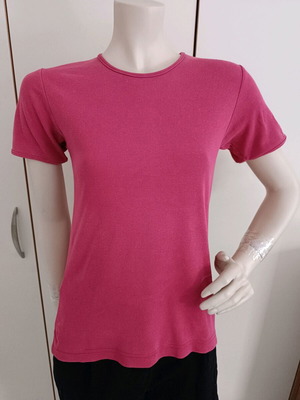 Hanes γυναικείο κοντομάνικο T-shirt σε κόκκινο με στρογγυλή λαιμόκοψη, μέγεθος M