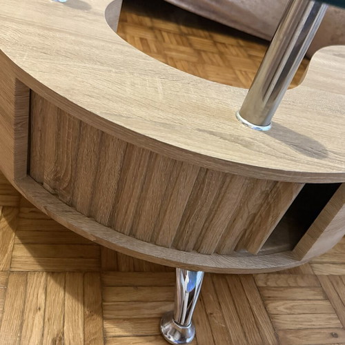 Coffee table with natural wood and glass top