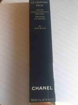 Chanel Le Crayon Yeux 01 new