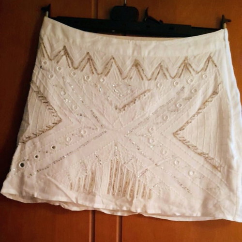 Stradivarius white embroidered skirt like new, size M 38 10
