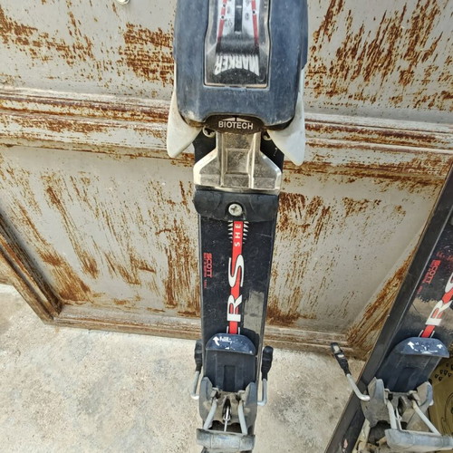Straight ski equipment used