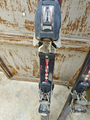 Straight ski equipment used