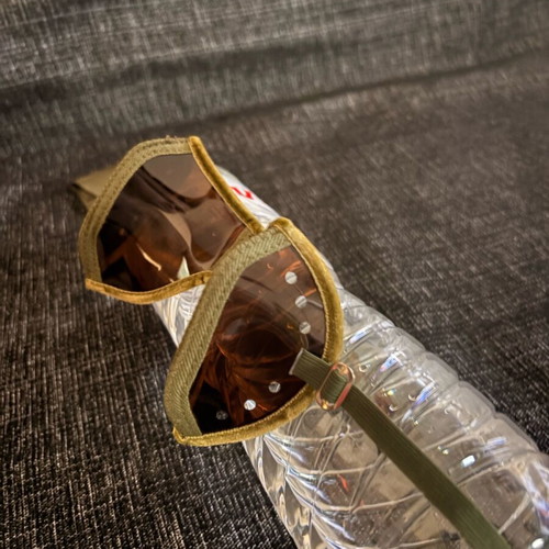 Ski goggles American type in case, like new, quantity