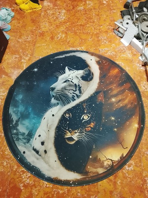 Round rug 1.5m diameter like new