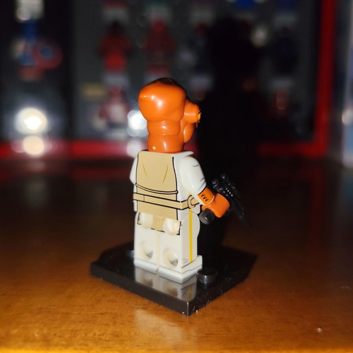 Admiral Ackbar Star Wars figure like new with base and blaster