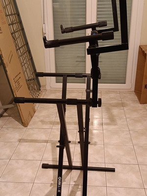 Quiklok QL-623 Heavy Duty Triple Keyboard Stand Like New