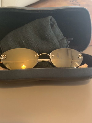 Γυαλιά Chanel vintage μεταχειρισμένα με μικρή γρατζουνιά