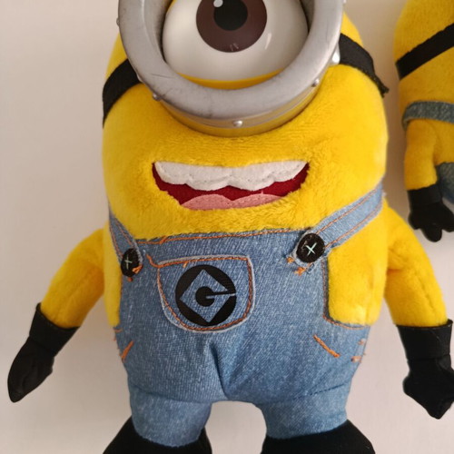 Minions Universal Studios plush set of 2 like new