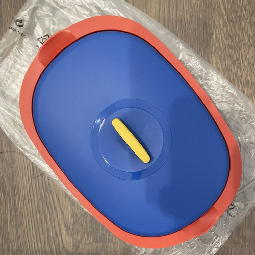 Tupperware serving platter 400 ml, blue and red