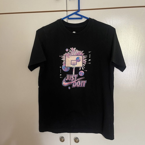 Nike boys' t-shirt XL black like new