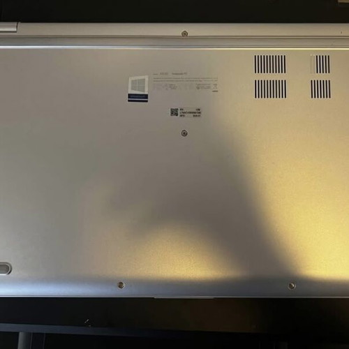 ASUS VivoBook 15 - Ryzen 5 / 8GB RAM / 512GB SSD — Excellent Condition!