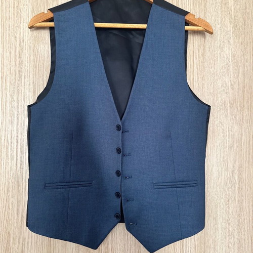 Men's suit new, worn once