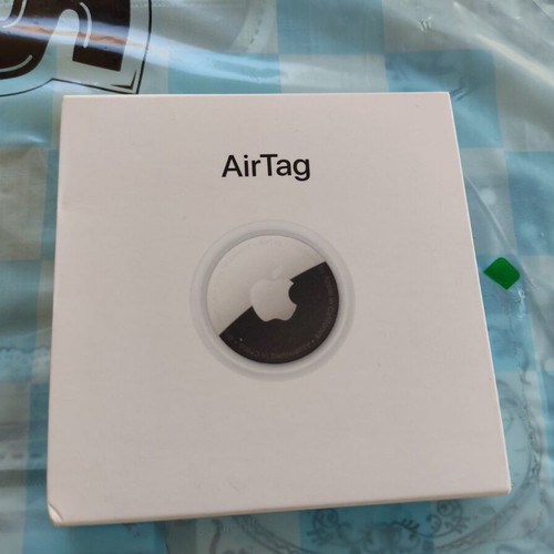 Apple AirTag tracker, sealed