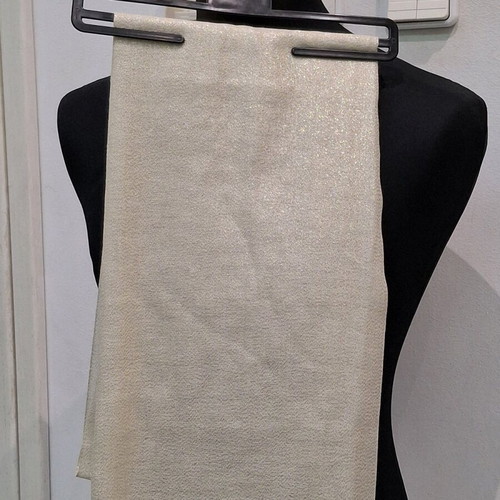 Scarf like new with golden details gold color