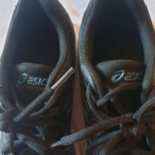 Men's Asics Jolt 3 shoes new, size 41.5, black with blue