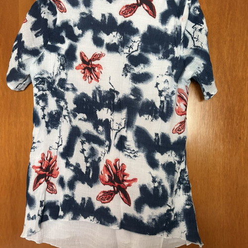 Women's blouse like new, size L, white and blue floral